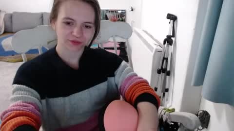 Snapshot of hope_xo chatting on April 21, 2026, 10:23 pm Hope online show from April 21, 2026, 10:23 pm