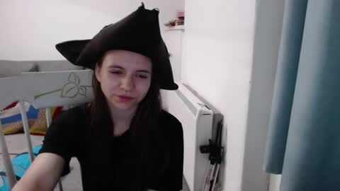 Snapshot of hope_xo chatting on May 1, 2026, 9:41 pm Hope online show from May 1, 2026, 9:41 pm