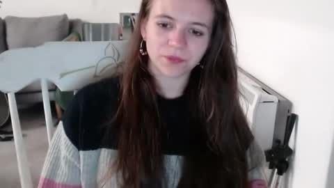 Snapshot of hope_xo chatting on May 17, 2026, 8:27 pm Hope online show from May 17, 2026, 8:27 pm