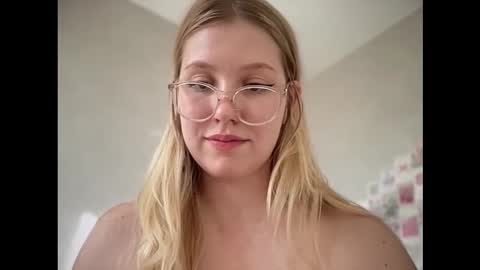 Audrey online show from September 27, 2025, 2:38 am