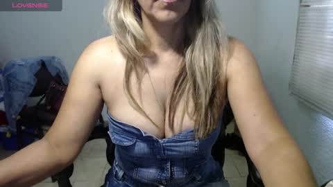 horny and daring online show from December 28, 2024, 4:09 pm