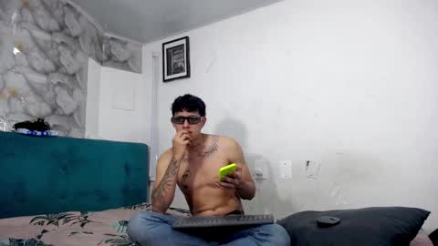 MILET Y FOX   online show from January 15, 2026, 5:01 am