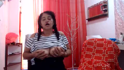 Snapshot of horny_mommy17 chatting on June 8, 2026, 2:06 pm armina online show from June 8, 2026, 2:06 pm