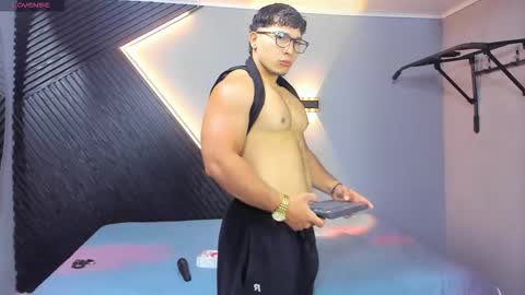 horny_nick18 online show from March 12, 2026, 12:44 pm