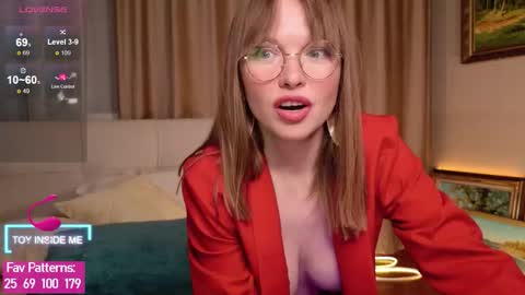 Horny Svinka online show from October 19, 2025, 5:02 pm
