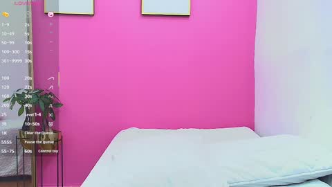 Khloe  online show from March 4, 2025, 12:33 pm