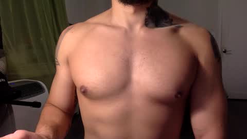 Snapshot of hornybbcxx chatting on December 4, 2024, 10:30 pm hornybbcxx online show from December 4, 2024, 10:30 pm
