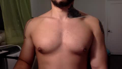 Snapshot of hornybbcxx chatting on December 17, 2024, 2:01 am hornybbcxx online show from December 17, 2024, 2:01 am
