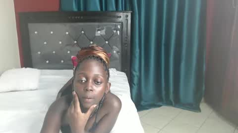 Snapshot of hornybella4 chatting on December 20, 2024, 2:52 am Bella online show from December 20, 2024, 2:52 am