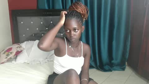 Snapshot of hornybella4 chatting on December 30, 2024, 8:25 pm Bella online show from December 30, 2024, 8:25 pm