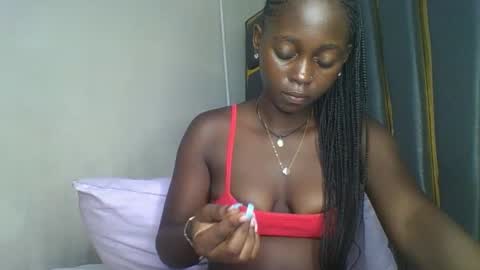 Snapshot of hornybella84 chatting on December 2, 2025, 6:03 pm Bella online show from December 2, 2025, 6:03 pm