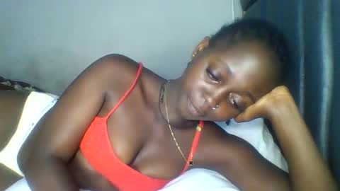 Snapshot of hornybella84 chatting on May 11, 2026, 5:21 pm Bella online show from May 11, 2026, 5:21 pm