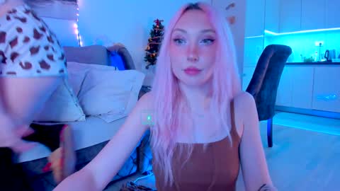 Alex and Rosie online show from December 21, 2024, 10:40 pm