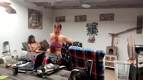 Nix  D online show from December 15, 2025, 6:17 am