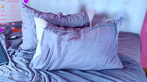 Snapshot of hornyhousekeeper_ chatting on January 17, 2025, 3:53 pm Valentina online show from January 17, 2025, 3:53 pm