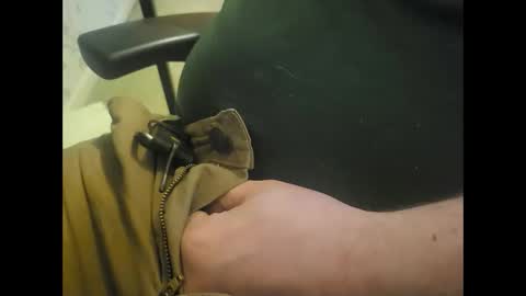 Snapshot of hornynpa chatting on May 8, 2026, 1:44 am Say hi if horny online show from May 8, 2026, 1:44 am