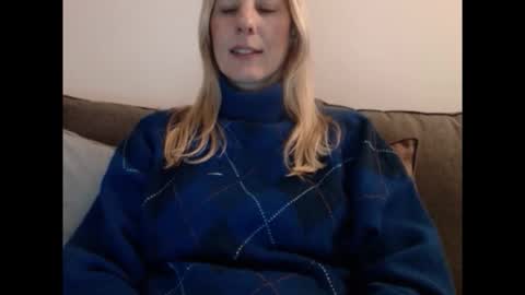 Snapshot of hornyssima chatting on March 26, 2026, 3:39 pm Hornyssima online show from March 26, 2026, 3:39 pm