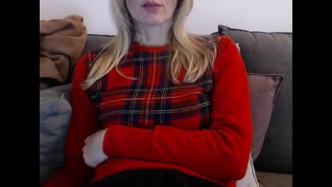 Snapshot of hornyssima chatting on April 13, 2026, 3:06 pm Hornyssima online show from April 13, 2026, 3:06 pm
