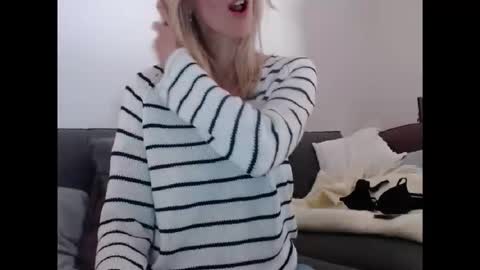 Snapshot of hornyssima chatting on April 30, 2026, 4:24 pm Hornyssima online show from April 30, 2026, 4:24 pm