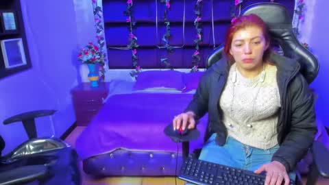 hornyy mom online show from March 12, 2025, 12:04 pm