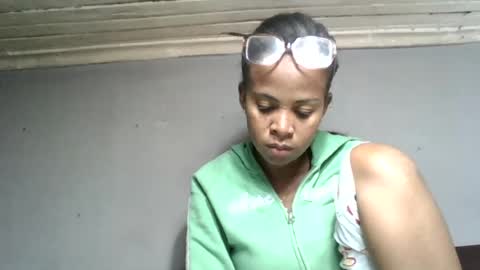 Snapshot of hortansiaa chatting on June 21, 2026, 12:52 pm Hortansiaa online show from June 21, 2026, 12:52 pm