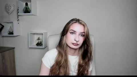 NINA online show from October 22, 2025, 6:24 am