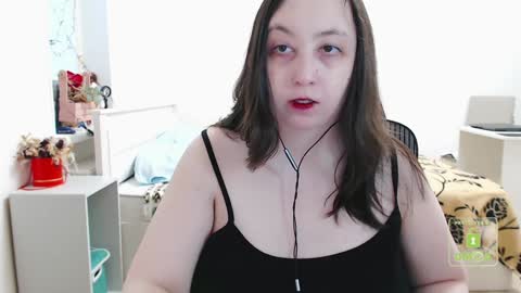 Snapshot of hot_and_pretty chatting on December 27, 2024, 12:23 pm Lila online show from December 27, 2024, 12:23 pm