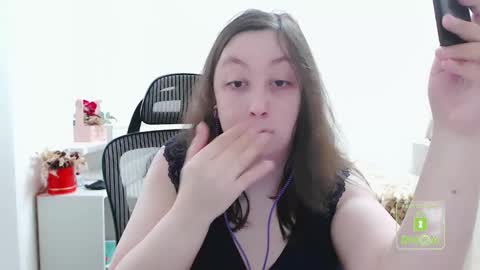 Snapshot of hot_and_pretty chatting on February 13, 2025, 12:00 pm Lila online show from February 13, 2025, 12:00 pm