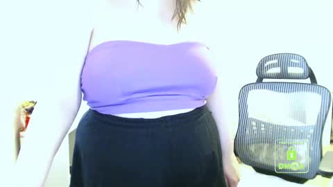 Snapshot of hot_and_pretty chatting on March 1, 2025, 12:45 pm Lila online show from March 1, 2025, 12:45 pm