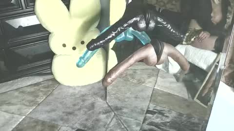 Snapshot of hot_ass_mess chatting on February 14, 2025, 9:24 am anytime-angel online show from February 14, 2025, 9:24 am