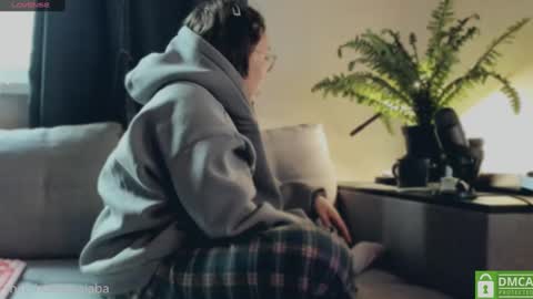   online show from February 23, 2025, 2:25 pm