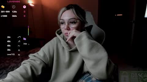   online show from October 14, 2025, 10:43 pm