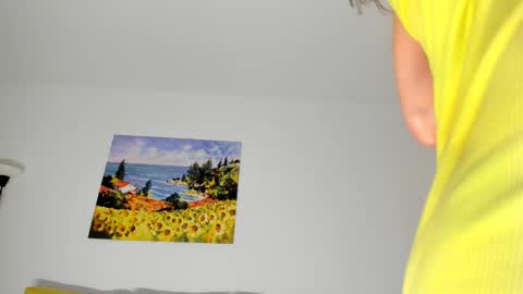 Snapshot of hot_babes_live chatting on February 20, 2025, 6:57 pm AnaVicky online show from February 20, 2025, 6:57 pm