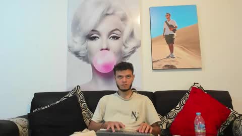 hot bad boy69 online show from September 15, 2025, 6:52 pm