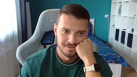 hot_cap_77 online show from October 15, 2025, 1:00 pm