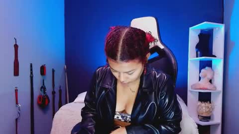 hot chocolate 4u online show from December 19, 2025, 11:50 am