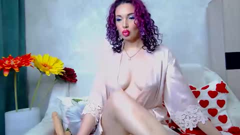 Snapshot of hot_darina chatting on May 29, 2026, 4:43 am Darina online show from May 29, 2026, 4:43 am