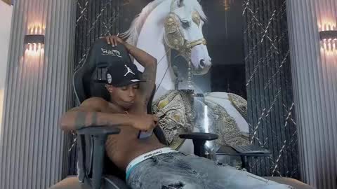 hot_golden_black online show from September 18, 2025, 1:18 am