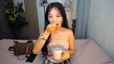 Snapshot of hot_ice_cube chatting on September 26, 2025, 11:36 am Ms Yen online show from September 26, 2025, 11:36 am