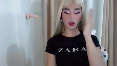 Snapshot of hot_khianna chatting on June 28, 2026, 2:45 pm Khianna online show from June 28, 2026, 2:45 pm