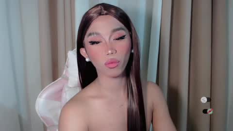 Snapshot of hot_khianna chatting on July 18, 2026, 4:00 pm Khianna online show from July 18, 2026, 4:00 pm