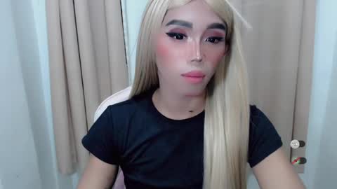 Snapshot of hot_khianna chatting on July 23, 2026, 4:27 pm Khianna online show from July 23, 2026, 4:27 pm