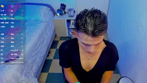 Snapshot of hot_latin_temptation chatting on June 8, 2026, 12:14 am Alejandro online show from June 8, 2026, 12:14 am
