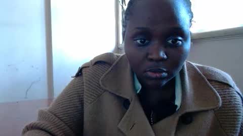 Linah online show from November 5, 2025, 6:46 am