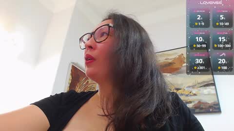 Halle online show from December 9, 2024, 2:02 am