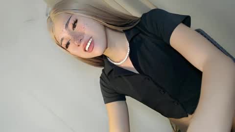 Snapshot of hot_little_angel18 chatting on June 14, 2026, 3:08 am hot_little_angel18 online show from June 14, 2026, 3:08 am