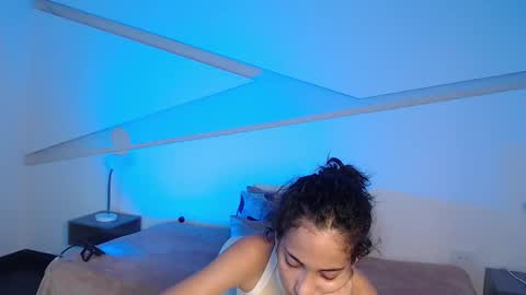 Alana online show from December 21, 2025, 9:22 pm