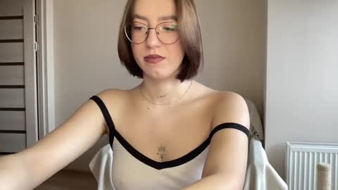 Lina online show from December 9, 2024, 8:55 am