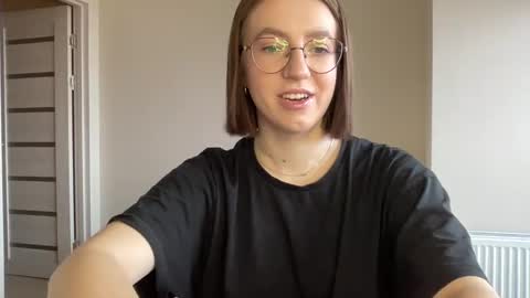 Lina online show from December 17, 2024, 8:56 am