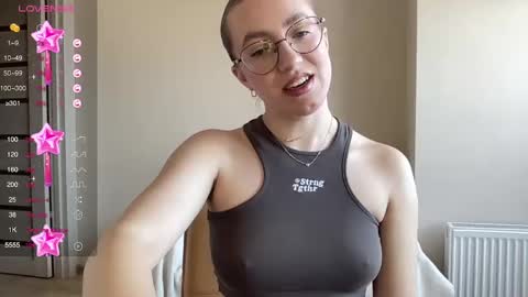 Lina online show from February 19, 2025, 9:17 am